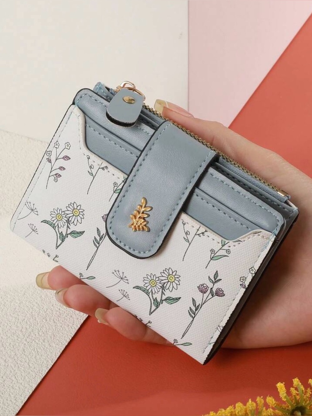 Compact Floral Card Wallet - Light Blue & White